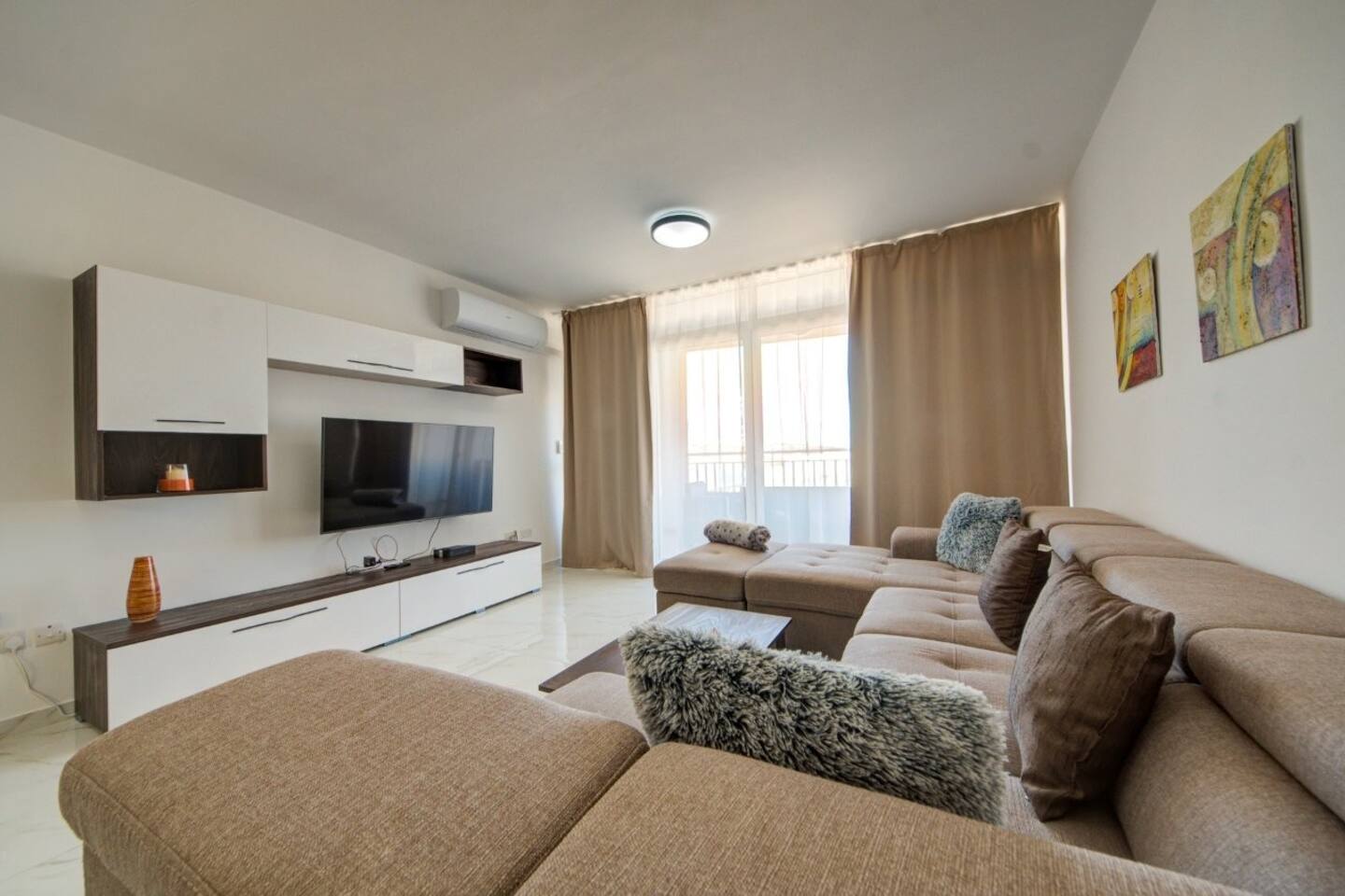 Elegant Three Bedroom in St Paul’s Bay with Sea View