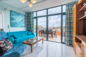 Duplex Penthouse |Terrace | Balluta Bay | Sleeps 6