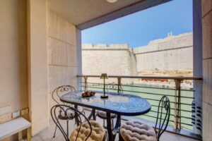 Birgu Waterfront 3BR | Fort St Angelo | Sleeps 6