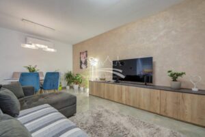 Modern & Central Two Bed – Balluta Bay