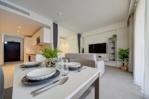 Mercury Suite 539 – Pool Access
