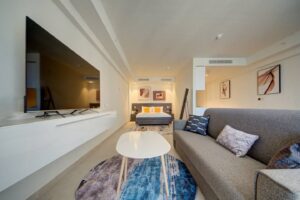 Mercury Suite 724 – Pool Access