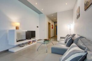 Sliema 2BR Apartment | A/C & 10 Min Walk to Balluta